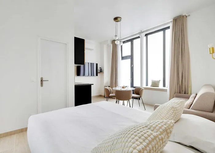 Moderne - Ac- 4p- Champ-de-mars *