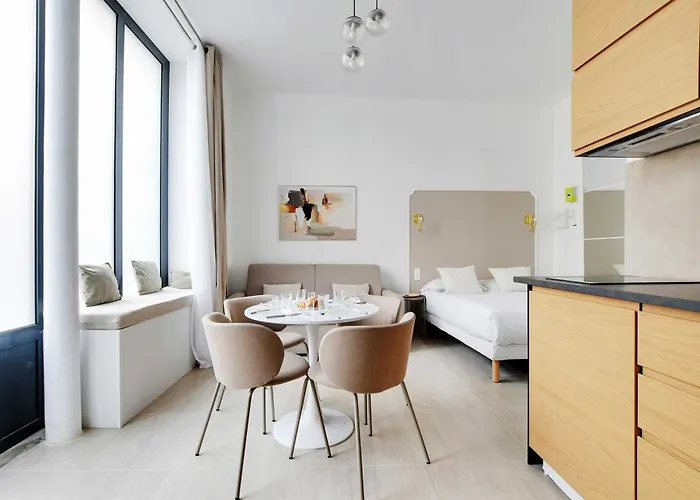 Moderne - Ac- 4p- Champ-de-mars פריז