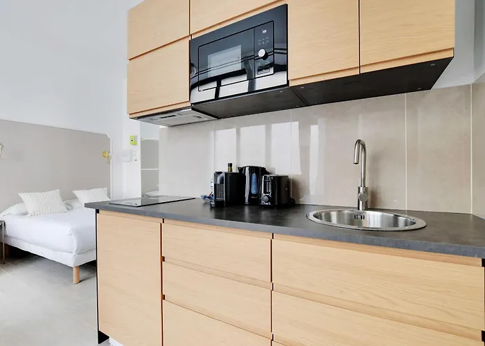 Moderne - Ac- 4p- Champ-de-mars * פריז